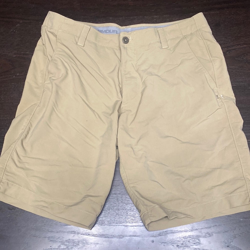 Under Armour Golf Shorts Size 36